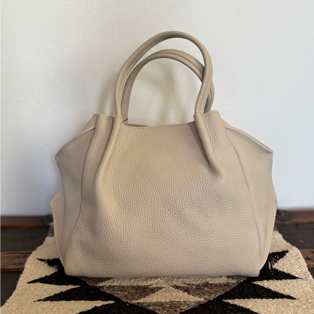 Olivive Cream Leather Tote Bag NWT
